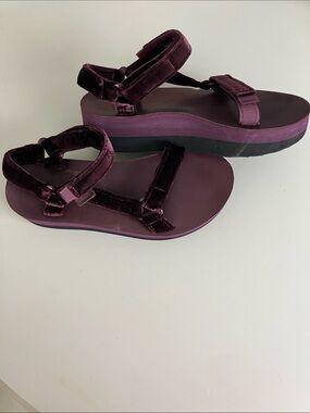 Teva Flatform Universal Sandals